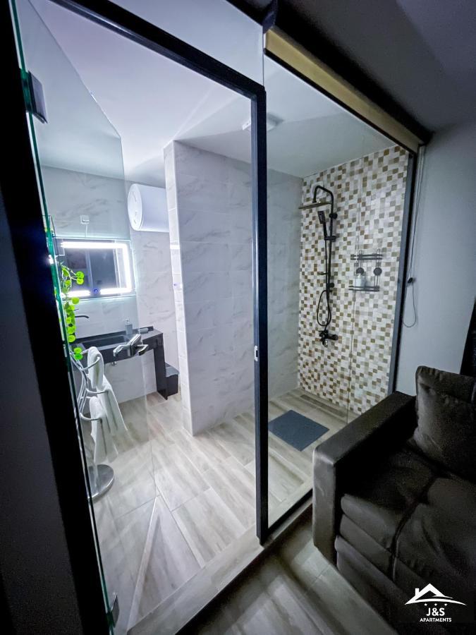 J&S Apartments Ni Eksteriør billede