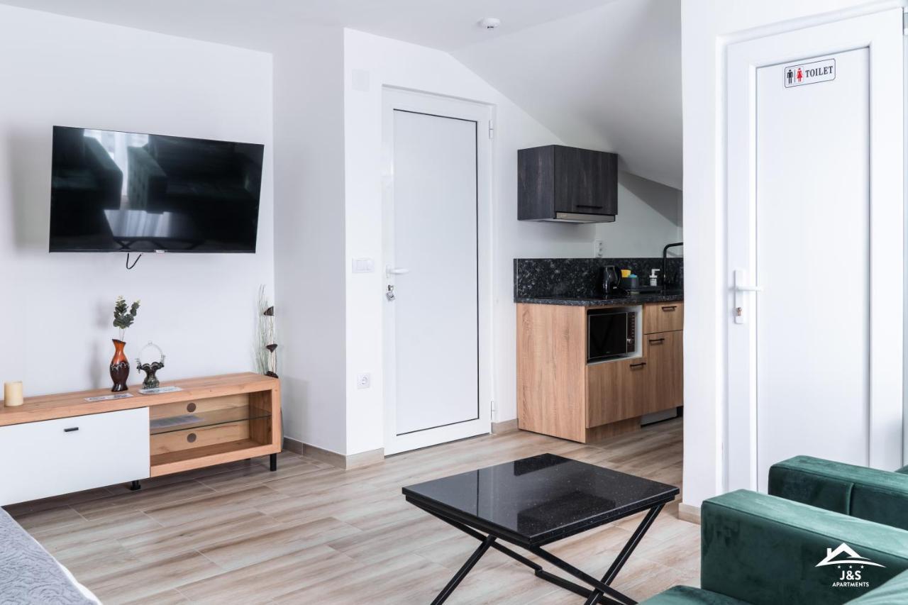 J&S Apartments Ni Eksteriør billede