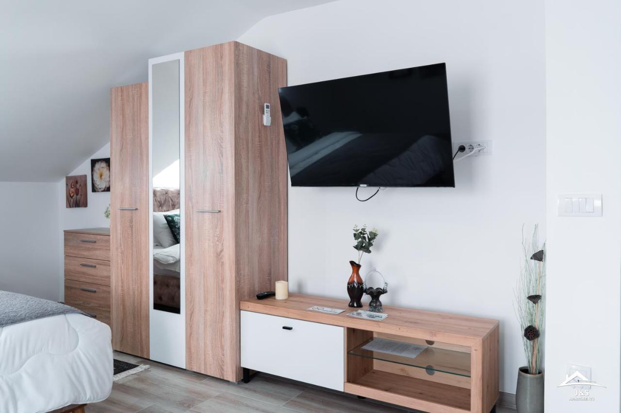 J&S Apartments Ni Eksteriør billede