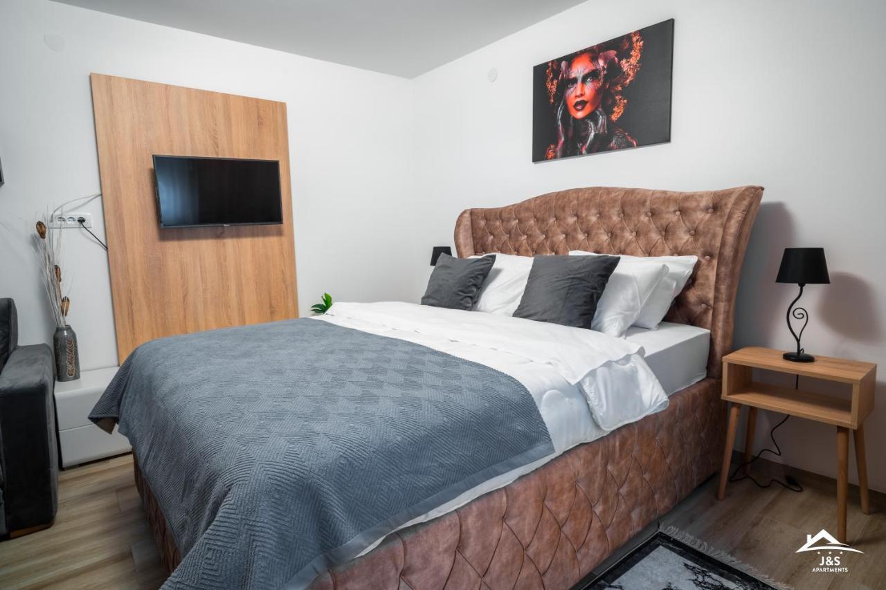 J&S Apartments Ni Eksteriør billede