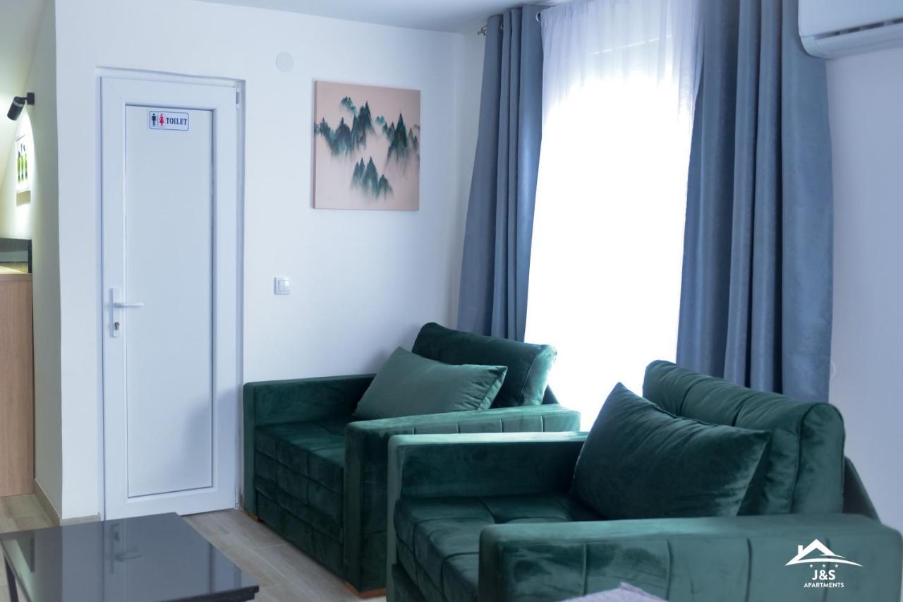 J&S Apartments Ni Eksteriør billede